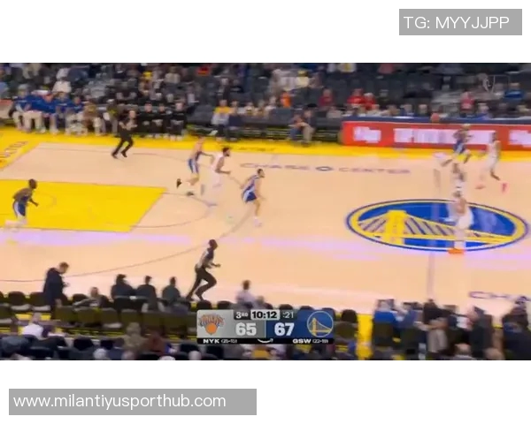 库里赞巴特勒挡拆技巧称其持球冷静能得分也能助攻队友